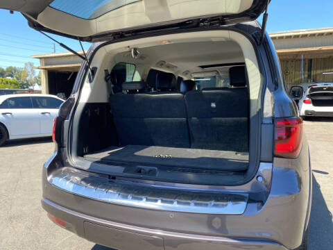 2023 Infiniti QX80 Luxe