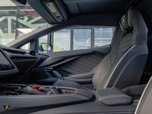 2026 Lamborghini Revuelto