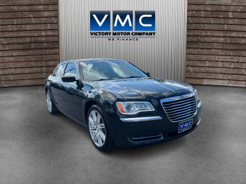 2013 Chrysler 300 for sale at Victory Motor Company in Conroe TX