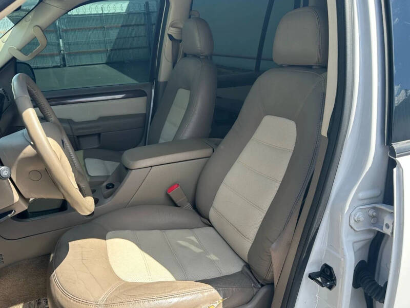 2004 Ford Explorer Eddie Bauer