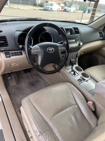 2009 Toyota Highlander Sport