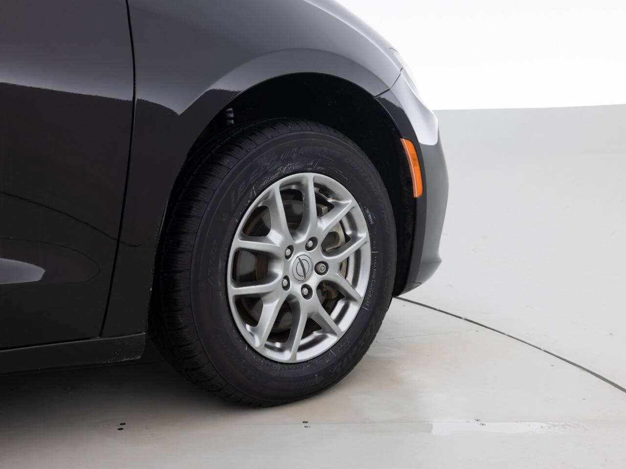 Used Car 2021 Chrysler Pacifica  Touring 4dr Mini Van For Sale Under $20,000 In Coal City, Illinois