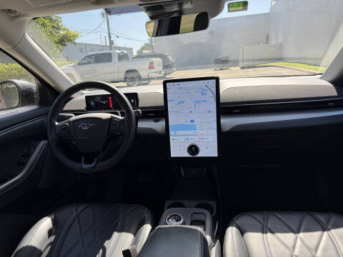 2023 Ford Mustang Mach-E Select