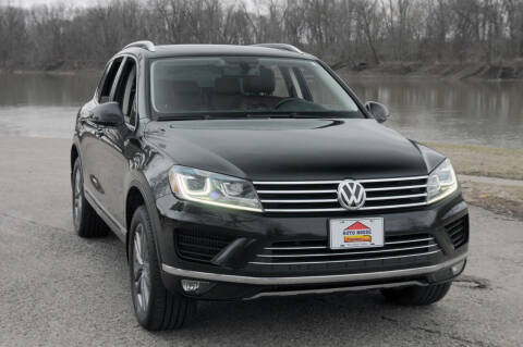 2015 Volkswagen Touareg for sale at Auto House Superstore in Terre Haute IN
