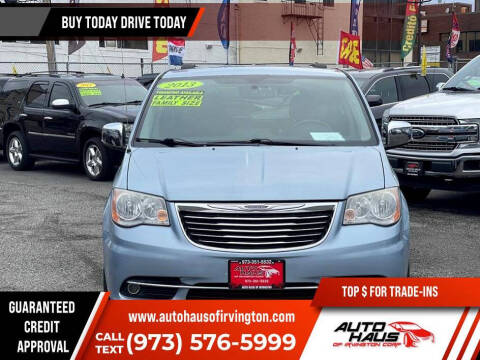 2013 Chrysler Town and Country Touring-L
