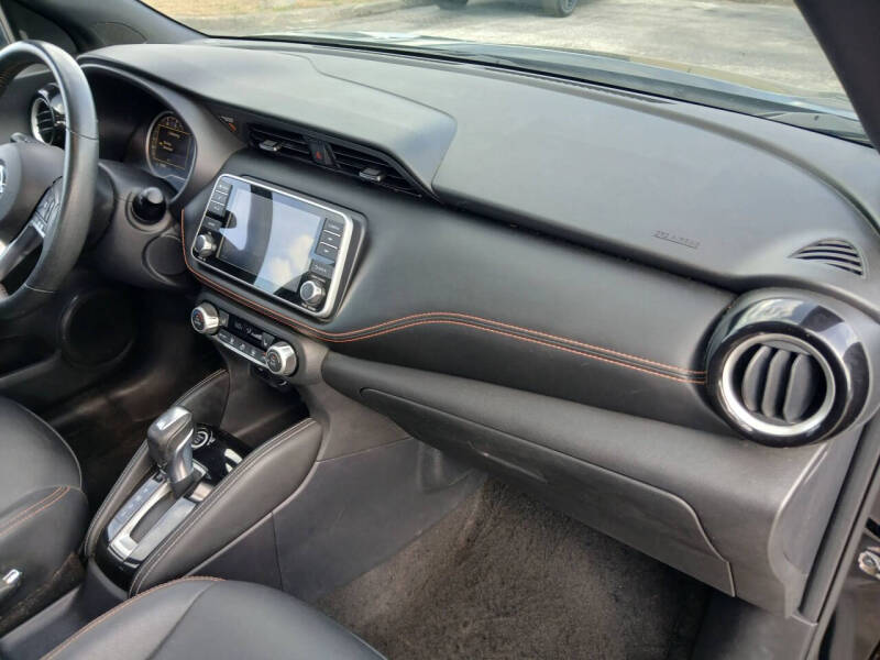 2020 Nissan Kicks SR