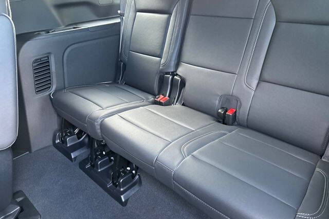 2025 GMC Yukon XL Elevation