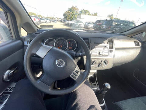 2012 Nissan Versa 1.8 S