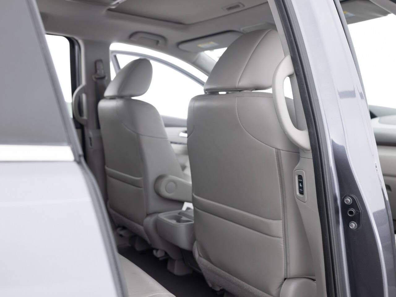 Used Car 2016 Honda Odyssey  Touring Elite 4dr Mini Van For Sale Under $12,000 In Coal City, Illinois