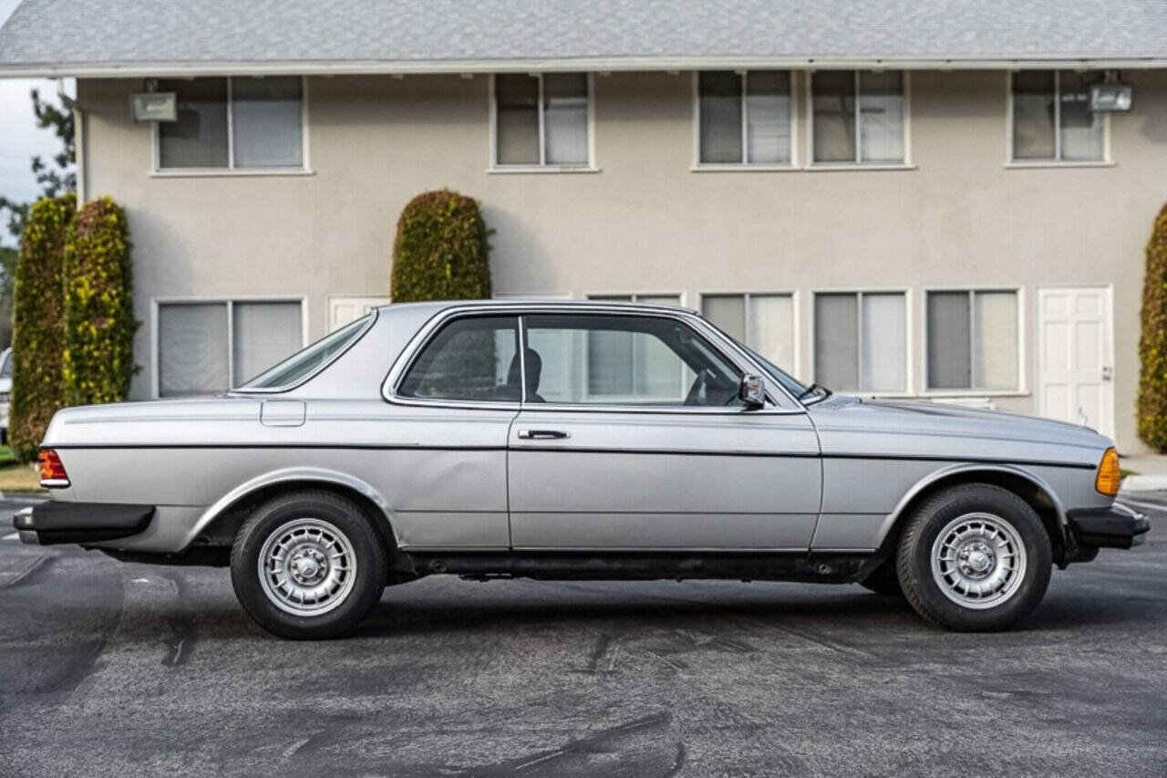 1982 Mercedes-Benz 300-Class 5