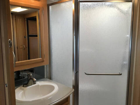 2005 National RV Dolphin 6320LX / 34ft