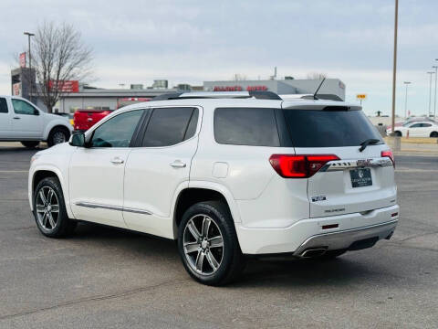 2017 GMC Acadia Denali