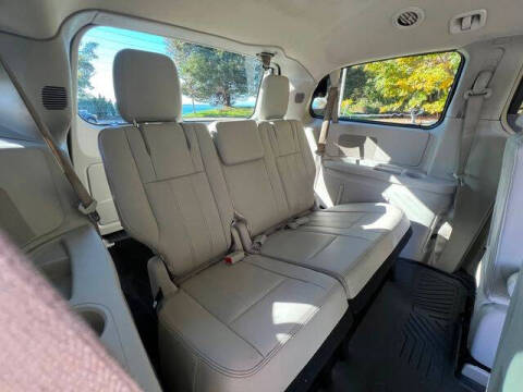 2013 Chrysler Town and Country Touring