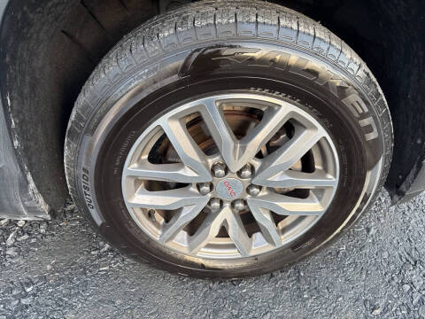 2017 GMC Acadia SLE-2