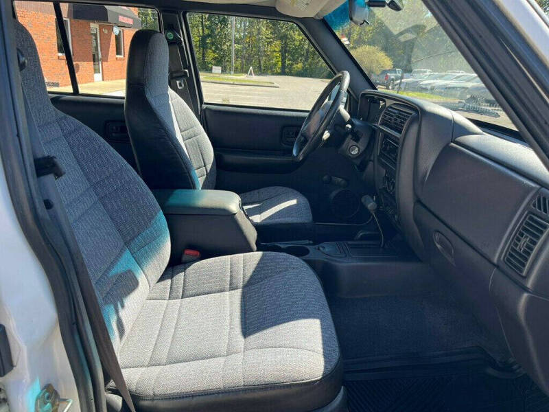 2000 Jeep Cherokee SE