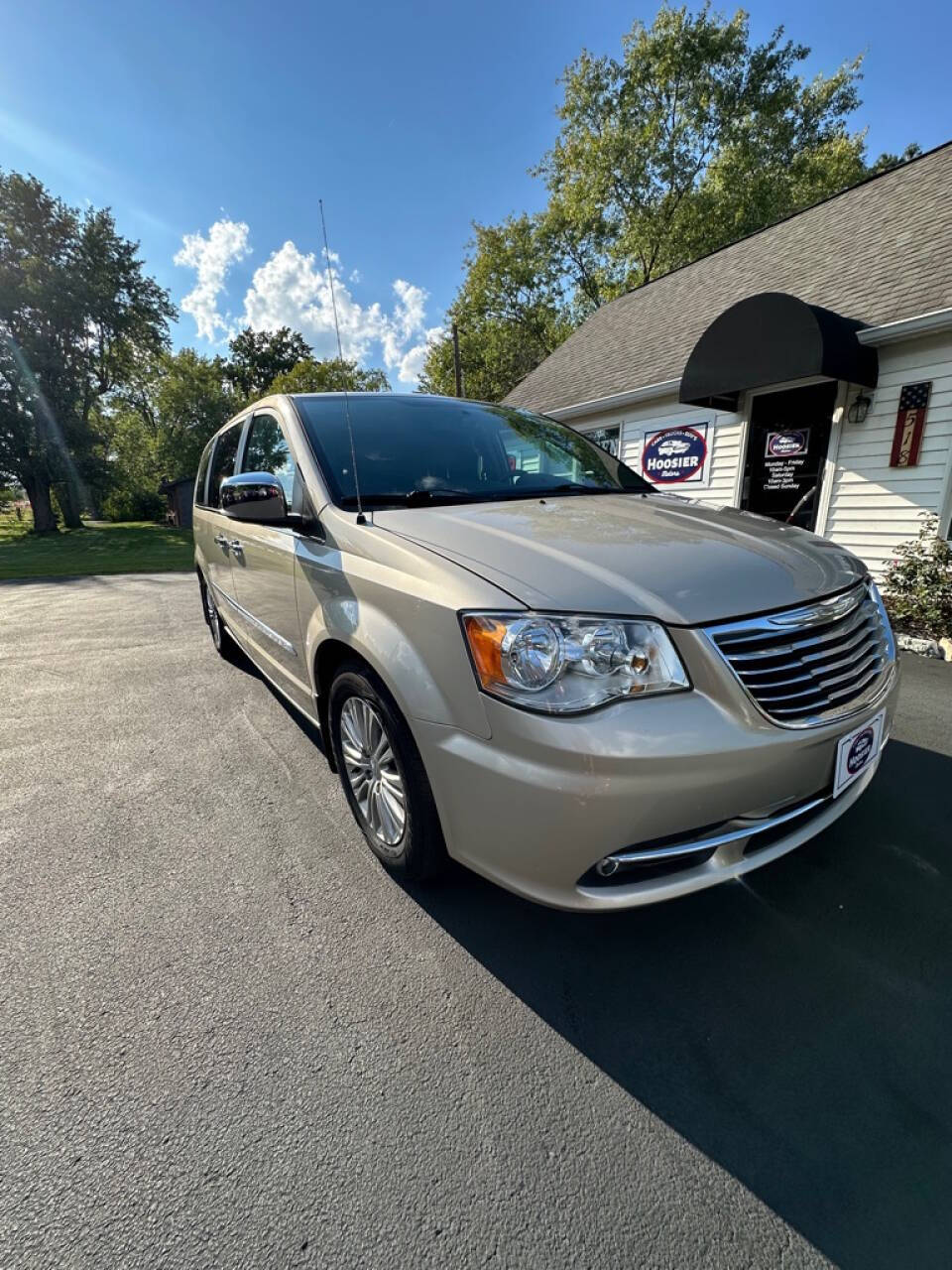 2015 Chrysler Town and Country for sale at Hoosier Motors in Westfield, IN