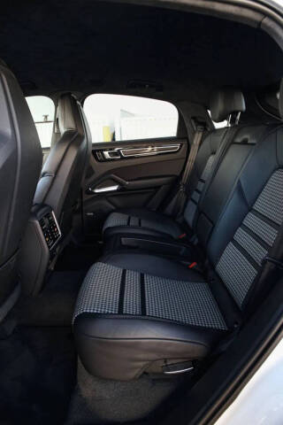 2020 Porsche Cayenne Turbo Coupe