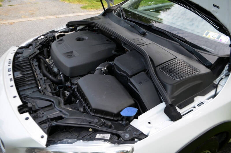 2018 Volvo V60 Cross Country T5 Premier