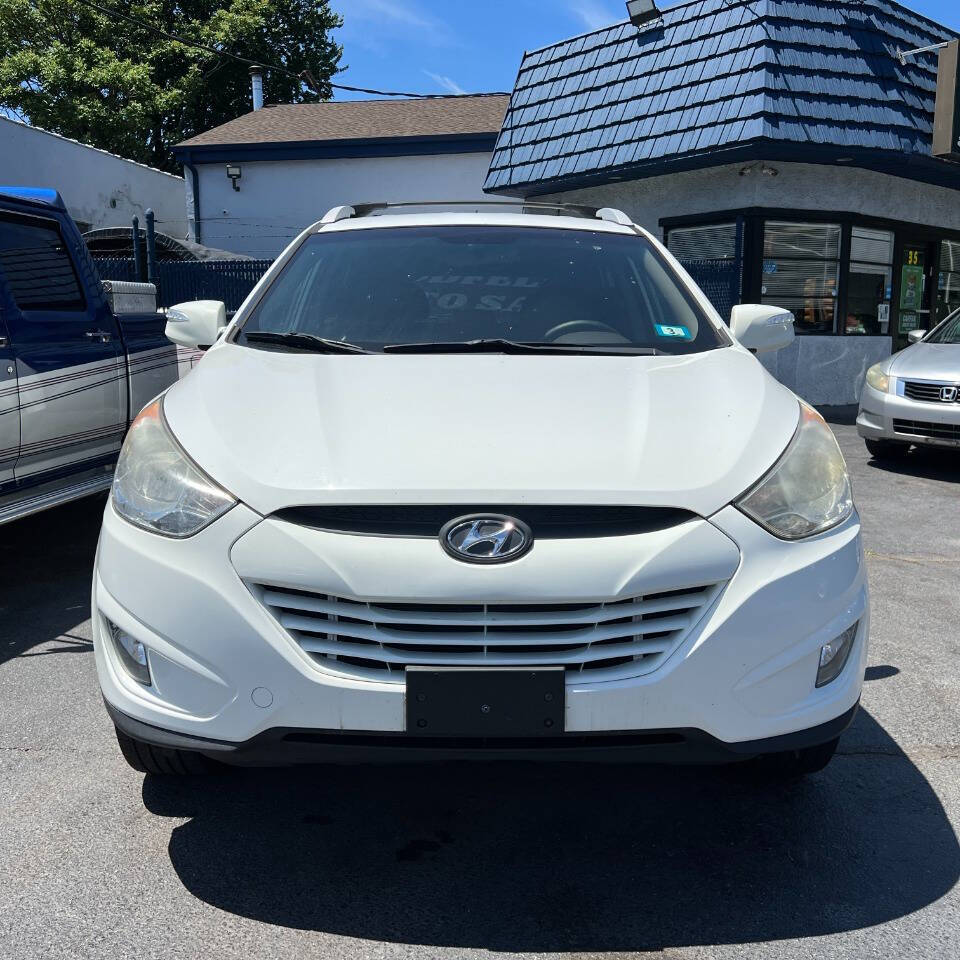 White 2013 Hyundai TUCSON GLS GLS 4dr SUV 21