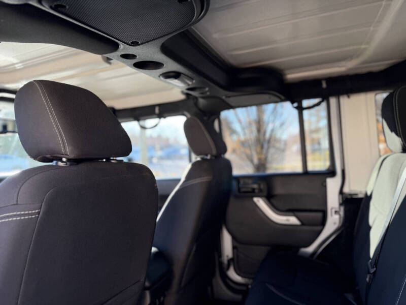 2016 Jeep Wrangler Unlimited Sahara 75th Anniversary