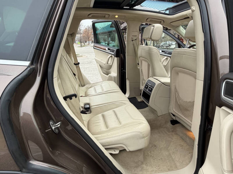 2012 Volkswagen Touareg TDI Sport