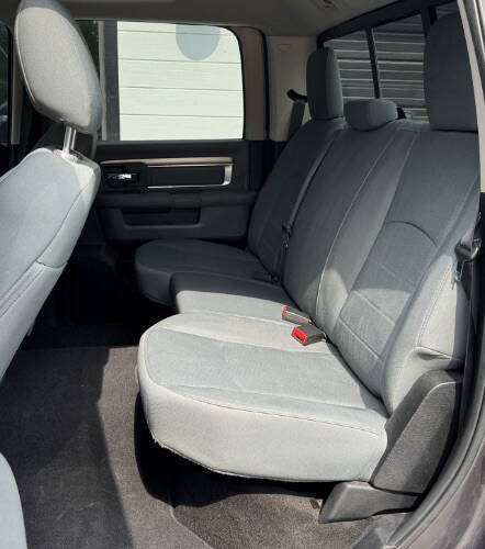 2016 RAM 1500 SLT