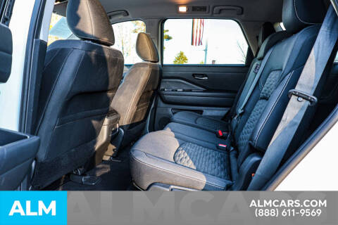 2022 Nissan Pathfinder SV