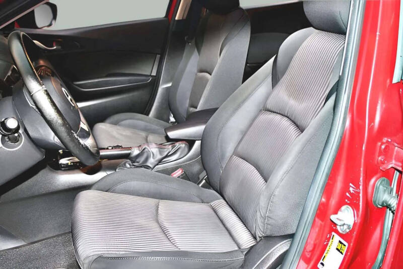 2016 Mazda MAZDA3 i Touring