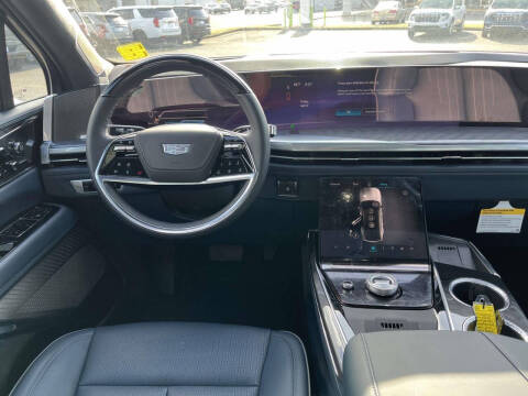 2025 Cadillac Escalade IQ Sport 2