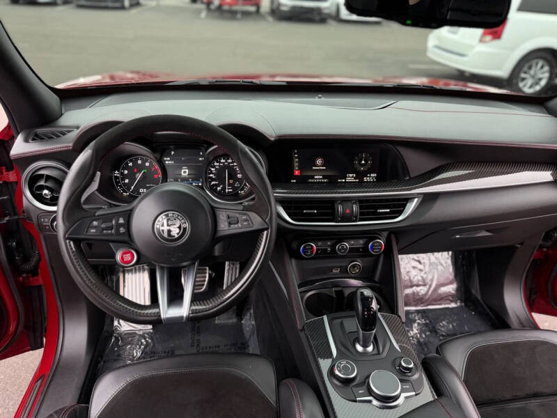 2018 Alfa Romeo Stelvio Quadrifoglio