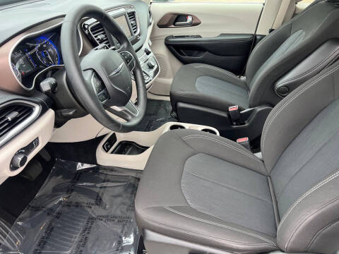 2021 Chrysler Voyager L