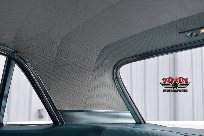 1962 Ford Thunderbird