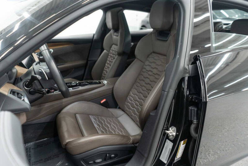 2023 Audi e-tron GT quattro Premium Plus