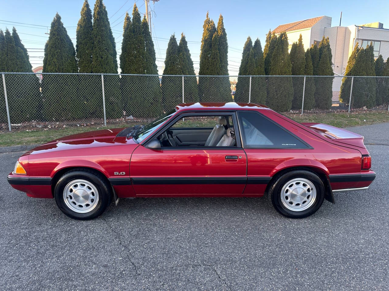 1990 Ford Mustang 34