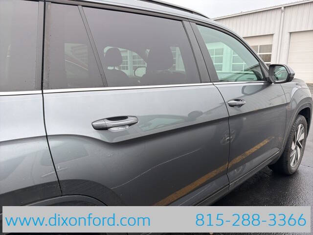 2025 Volkswagen Atlas SE