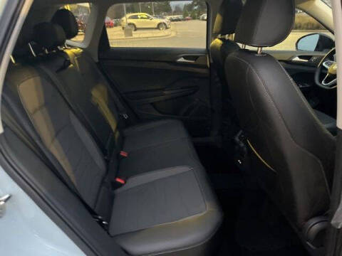 2026 Volkswagen Taos SE Black