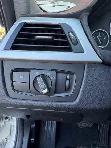 2012 BMW 3 Series 328i