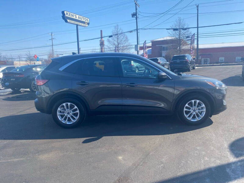 2020 Ford Escape SE