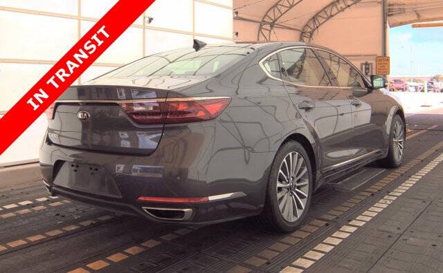 2017 Kia Cadenza Premium