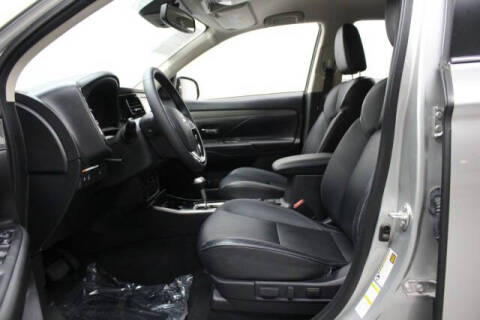 2020 Mitsubishi Outlander SE