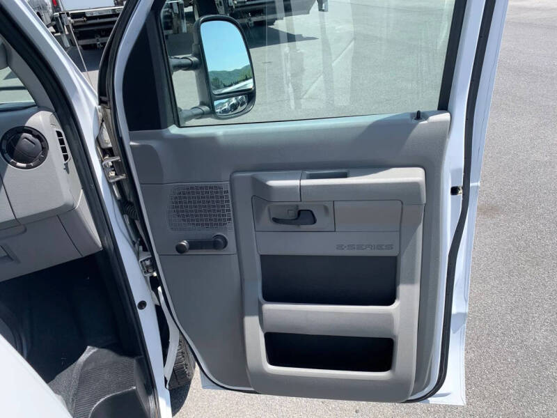 2014 Ford E-Series E-150