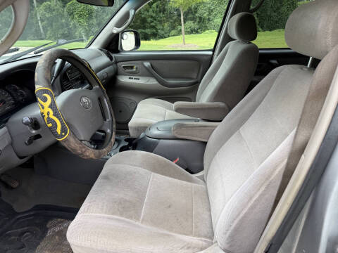 2004 Toyota Sequoia SR5