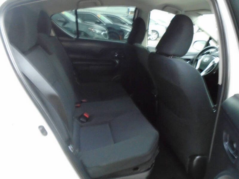 2016 Toyota Prius c Two