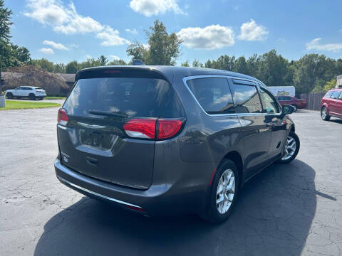 2017 Chrysler Pacifica Touring-L