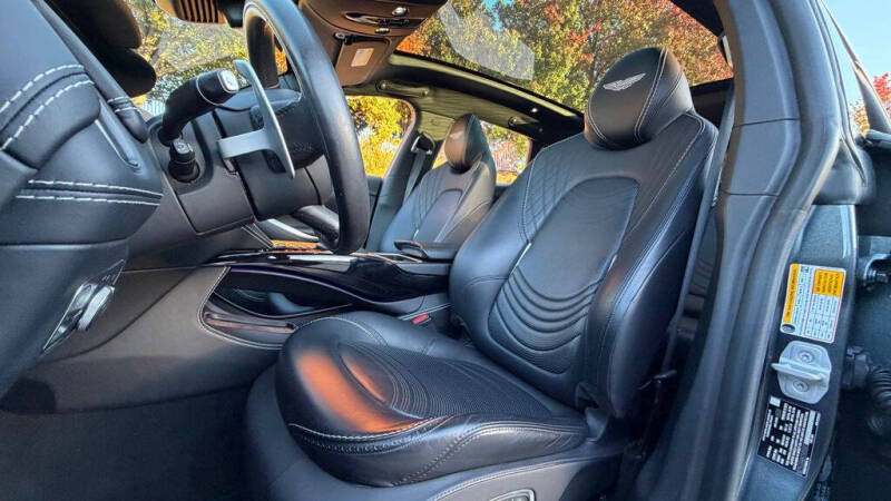 2022 Aston Martin DBX