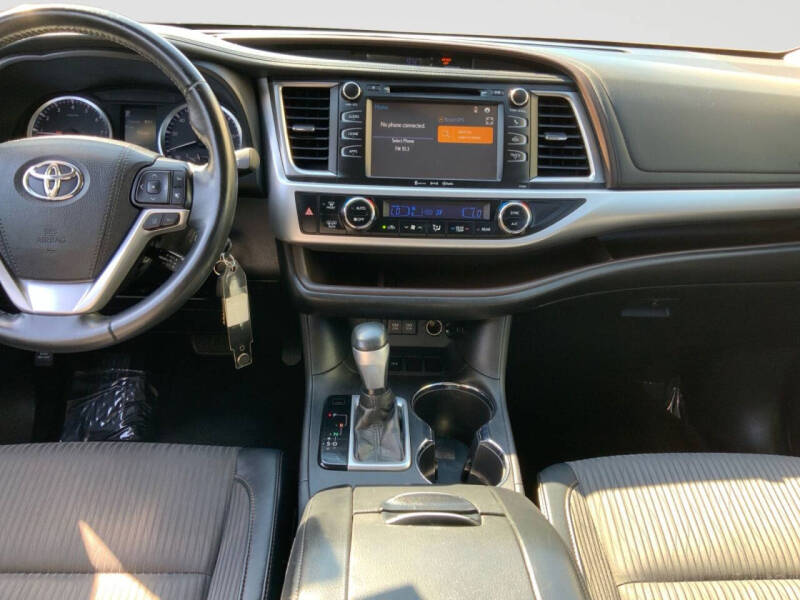 2017 Toyota Highlander LE Plus