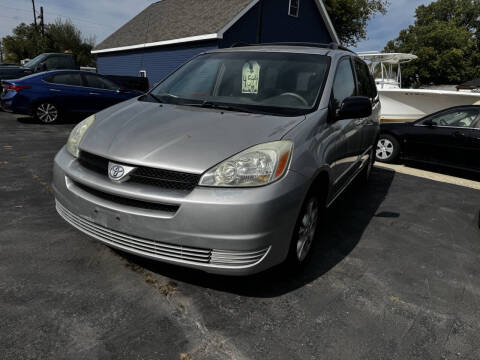 2005 Toyota Sienna LE 7 Passenger