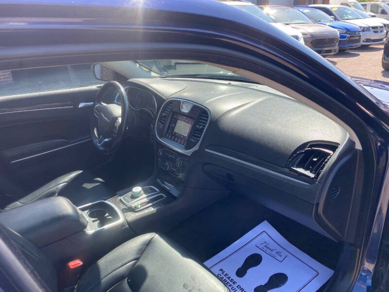 2017 Chrysler 300 Limited