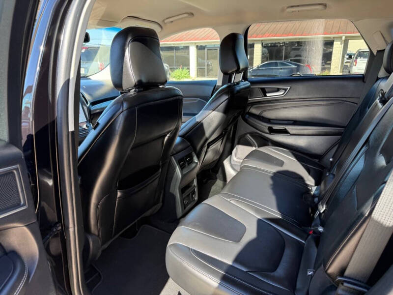 2021 Ford Edge Titanium