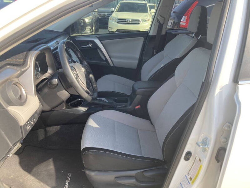 2017 Toyota RAV4 Hybrid LE Plus